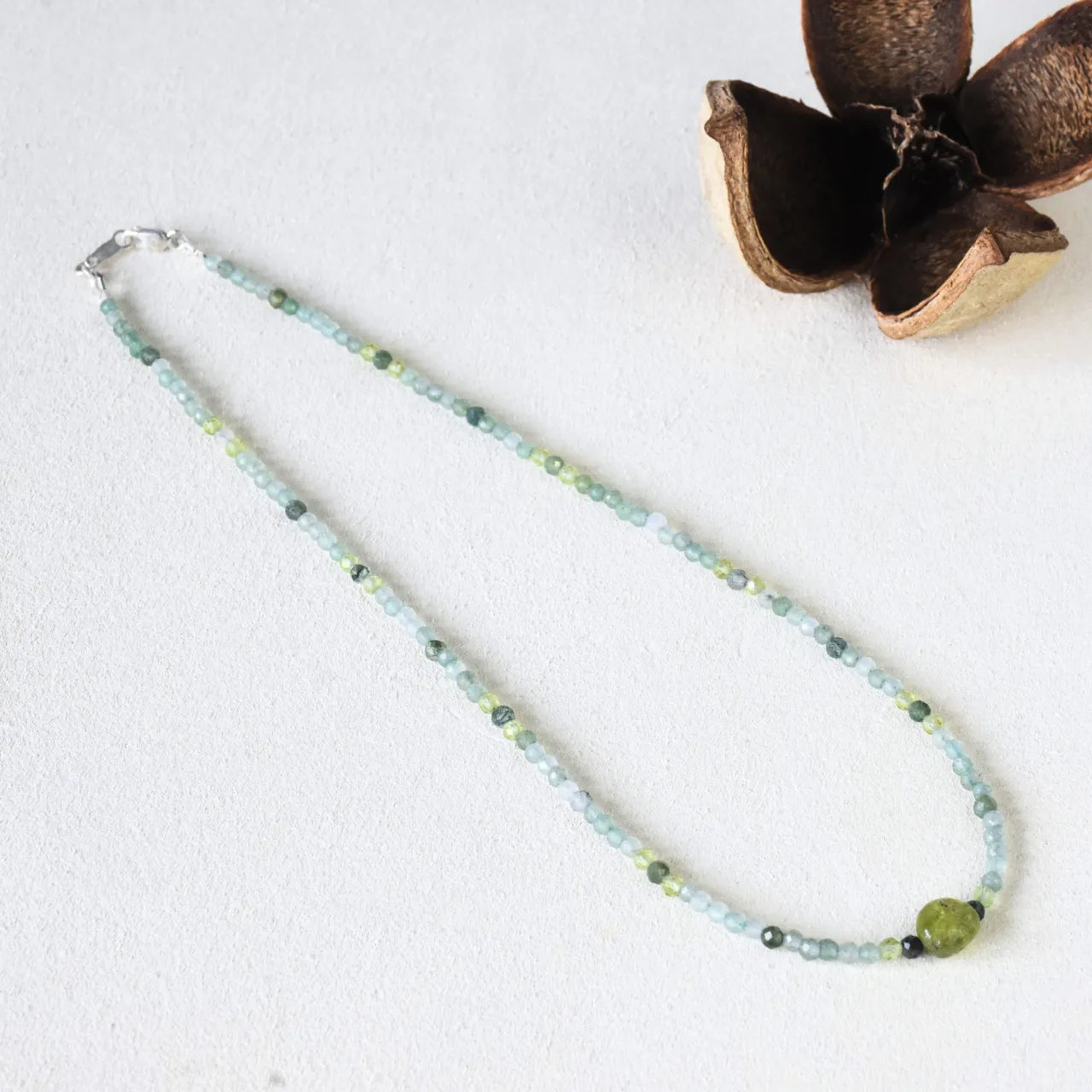 緑の遊歩道 Green Forest -Aussie Color Necklace-