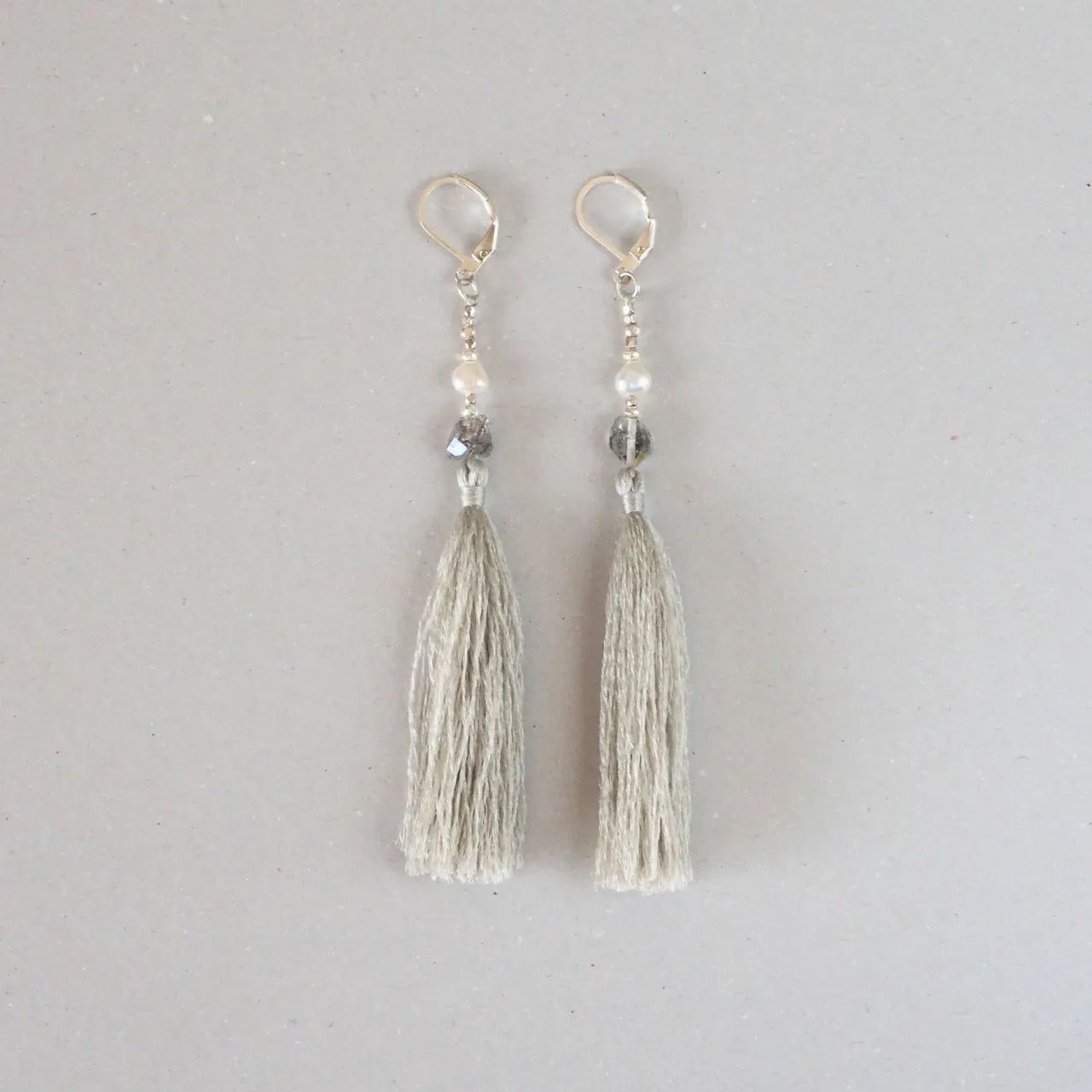 Wild Silk Earrings / Long / 灰色
