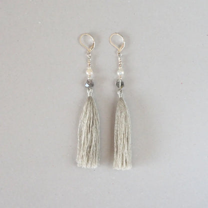 Wild Silk Earrings / Long / 灰色
