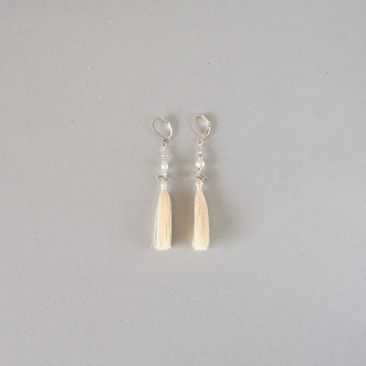 Wild Silk Earrings / Short / 生成り