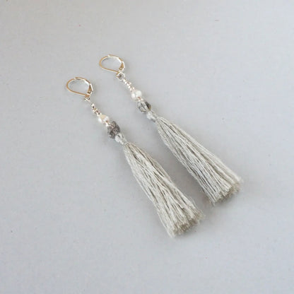 Wild Silk Earrings / Long / 灰色