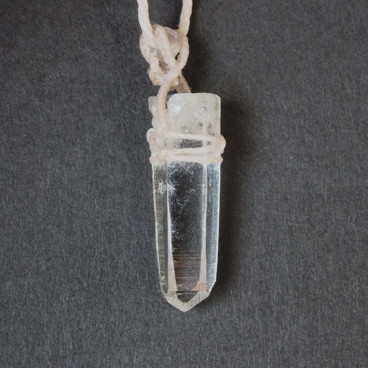 Himalaya Quartz Necklace Ivory (Ganesh Himal)