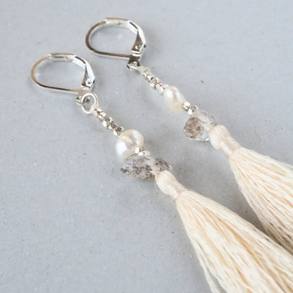 Wild Silk Earrings / Long / 生成り