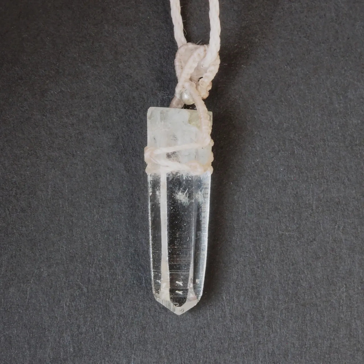 Himalaya Quartz Necklace Ivory (Ganesh Himal)