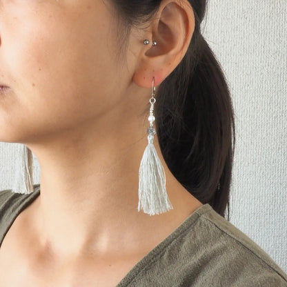 Wild Silk Earrings / Long / 灰色