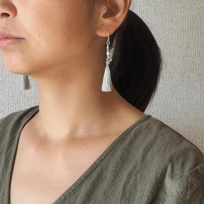 Wild Silk Earrings / Short / 灰色