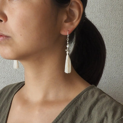 Wild Silk Earrings / Short / 生成り