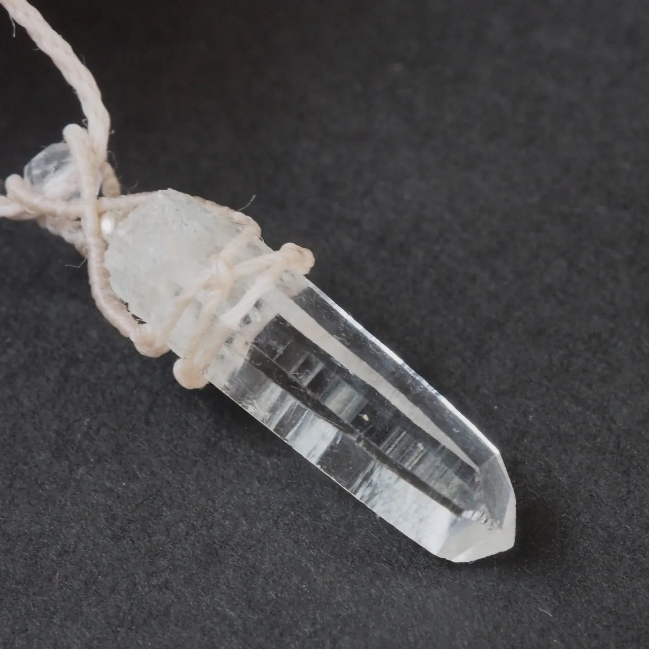 Himalaya Quartz Necklace Ivory (Ganesh Himal)