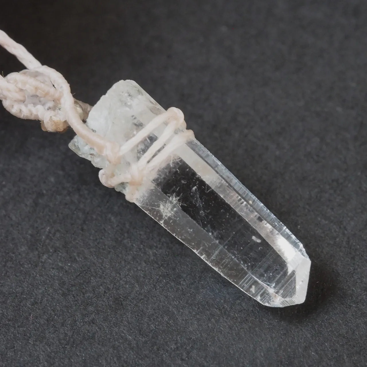 Himalaya Quartz Necklace Ivory (Ganesh Himal)