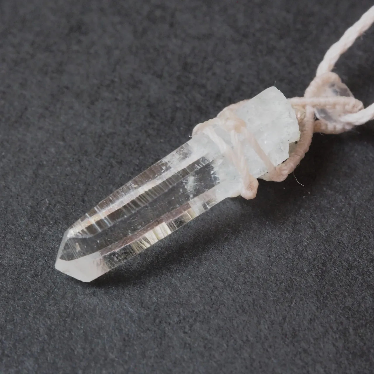 Himalaya Quartz Necklace Ivory (Ganesh Himal)